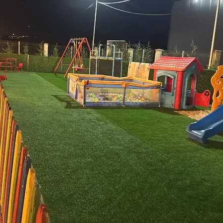 Vv Luxe מלון Ljaknasi